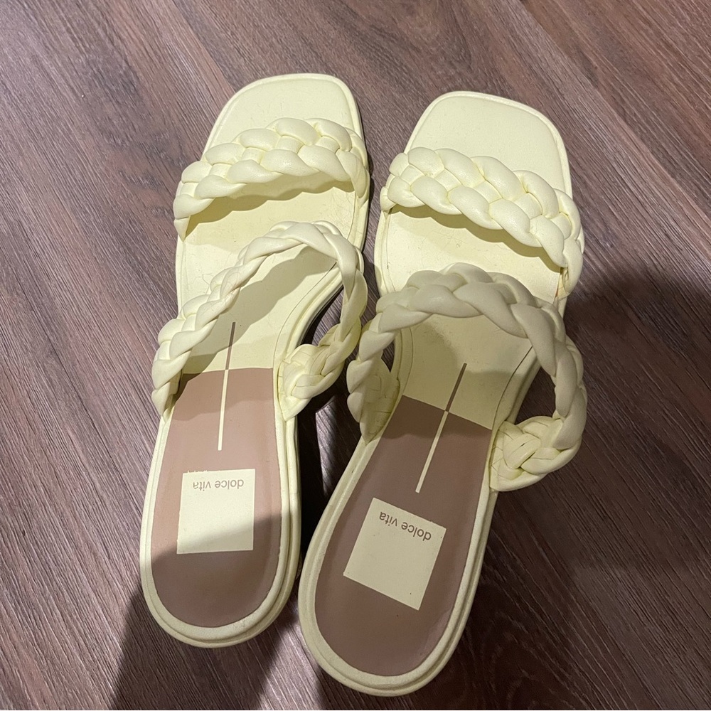 Dolce Vita Lime Green Sandal- Size 8.5. Worn once.